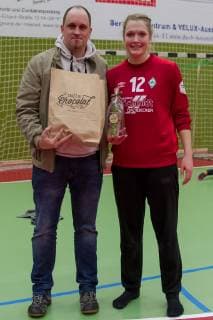 v li Andreas Giebert rolli handball de and Marie Andresen goalkeeper goalkeeper SV Werder Bremen 12 at the award of the Werder player of the game Handball 2 Bundesliga women SV Werder Bremen VfL Waiblingen xobx