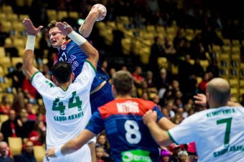 190112 Magnus Abelvik Rod of Norway shoots during the IHF World Handball Championship match between Norway and Saudi Arabia on January 12 2019 in Herning Photo Jon Olav Nesvold BILDBYRAN kod JE 160396, detectedSourceLanguage  Copyright: JONxOLAVxNESVOLD BB190112JE193