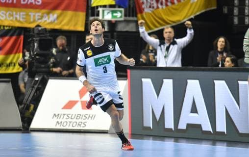 Uwe Gensheimer Germany celebrates a goal ahead Guilherme Valadao BRA Germany Brazil Germany Brazil Brasilia France IHF Handball World Championship 2019 Hanball World Championship 2019 Men Men Men Handball Germany Germany Preliminary Round Group A group A Berlin 12 1 2019