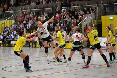 Verena Breidert TG Nuertingen at the goal throw Handball Women HC Roedertal TG Nuertingen 2 League 12 01 2019 Grossroehrsdorf Copyright: xEIBNER Skomudekx ep_eer