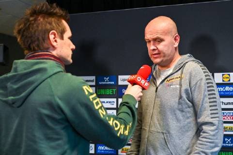 HANDBALL - IHF WC HERNING,DENMARK,13.JAN.19 - HANDBALL - IHF Men s World Championships, press conference PK Pressekonferenz team AUT. Image shows Johannes Hahn (ORF) and head coach Patrekur Johannesson (AUT). GEPAxpictures xOliverxLerch
