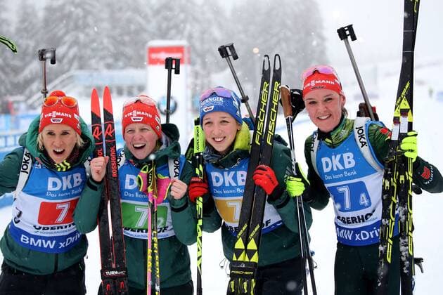 Sport Themen der Woche KW02 Sport Bilder des Tages Deutschland, Oberhof, Lotto Thüringen Arena am Rennsteig, 13.01.2019, BMW IBU World Cup Biathlon Oberhof - Staffel Frauen Bild: Freuen sich über den 2 Platz, v. l. HORCHLER Karolin ( GER, Relay, Staffel, Women, Oberhof 2019, 7_1), HILDEBRAND Franziska ( GER, Relay, Staffel, Women, Oberhof 2019, 7_2), PREUSS Franziska ( GER, Relay, Staffel, Women, Oberhof 2019, 7_3) und HERRMANN Denise ( GER, Relay, Staffel, Women, Oberhof 2019, 7_4) *** Germany Oberhof Lotto Thüringen Arena am Rennsteig 13 01 2019 BMW IBU World Cup Biathlon Oberhof Relay Women Bild Freuen sich über den 2 Platz v l HORCHLER Karolin GER Relay Relay Relay Women Oberhof 2019 7 1 HILDEBRAND Franziska GER Relay Relay Women Oberhof 2019 7 2 PREUSS Franziska GER Relay Relay Women Oberhof 2019 7 3 und HERRMANN Denise GER Relay Relay Women Oberhof 2019 7 4 Copyright: HMBxMedia xHeikoxBecker