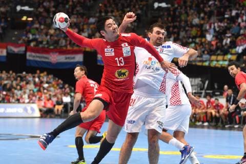 Kenya KASAHARA JPN action duel litter against Alen VLAZEVIC CRO preliminary round group B Croatia CRO Japan JPN on 13 01 2019 in Munich Germany Olympic Hall Handball World Championship 2019 from 10 01 27 01 2019 in Germany and Denmark