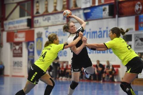 Handball, EHF Cup, SC Magura Cisnadie - SG BBM Bietigheim Sports Club Magura Cisnadie - SG BBM Bietigheim SG BBM Bietigheim s Laura Van Der Heijden in action against Magura Cisnadie s Ada Moldovan, during the Women EHF Cup handball match between Sports Club Magura Cisnadie and SG BBM Bietigheim, in Cisnadie, Romania, 13 january 2019, Alex Nicodim Copyright: xAlexxNicodimx
