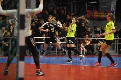 Handball, EHF Cup, SC Magura Cisnadie - SG BBM Bietigheim Sports Club Magura Cisnadie - SG BBM Bietigheim SG BBM Bietigheim s Angela Ante Malestein in action against Magura Cisnadie s Larissa Araujo, during the Women EHF Cup handball match between Sports Club Magura Cisnadie and SG BBM Bietigheim, in Cisnadie, Romania, 13 january 2019, Alex Nicodim Copyright: xAlexxNicodimx
