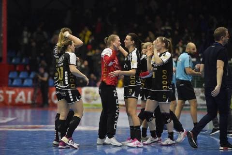 Sports Club Magura Cisnadie - SG BBM Bietigheim SG BBM Bietigheim s Luisa Sschulze and Karolina Kudlacz-Gloc celebrates during the Women EHF Cup handball match between Sports Club Magura Cisnadie and SG BBM Bietigheim, in Cisnadie, Romania, 13 january 2019, Alex Nicodim Copyright: xAlexxNicodimx