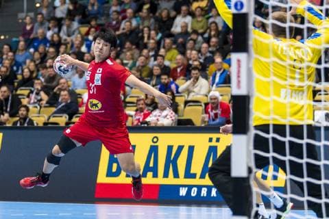 v li Tatsuki Yoshino Japan Goalkeeper Ivan Stevanovic Croatia Munich Germany 13 January 2019 World Cup 2019 Men Group B Croatia vs Japan Munich Olympic Hall Bayern Germany