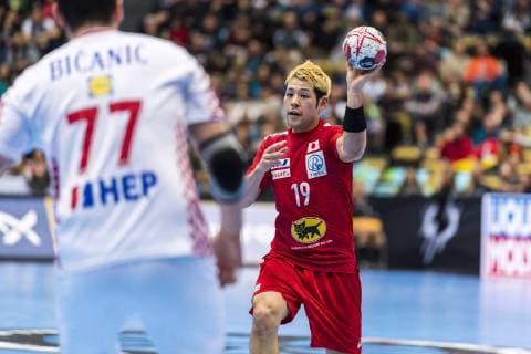 Munich Germany 13 January 2019 World Cup 2019 Men Group B Croatia vs Japan Damir Bicanic Croatia Shinnosuke Tokuda Japan Munich Olympic Hall Bayern Germany