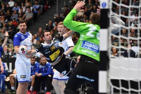 Aitor BENGOECHEA ARINO ESP action duel against throw goal throw action preliminary round group B Spain ESP Iceland ISL on 13 01 2019 in Munich Germany Olympic Hall Handball World Championship 2019 from 10 01 27 01 2019 in Germany and Denmark
