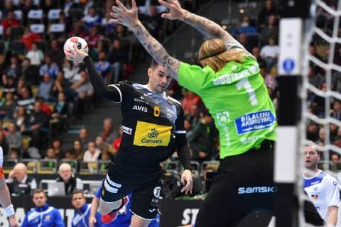 Angel FERNANDEZ PEREZ ESP action goal throw against goalkeeper Bjorgvin Pall GUSTAVSSON ISL preliminary round group B Spain ESP Island ISL on 13 01 2019 in Munich Germany Olympic Hall Handball World Championship 2019 from 10 01 27 01 2019 in Germany and Denmark