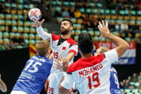 Munich Germany 14 01 2019 IHF Handball WM 2019 Group B Island Bahrain Daniel por Ingason ISL Husain Alsyyad BHR and Aron Palmarsson ISL in the duel DeFodi048