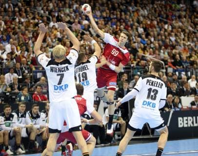 GERv IHF Handball WM Germany GER vs Russia RUS 14 01 2019 Mercedes Benz Arena Berlin GER Germany vs Russia Patrick Wiencek GER 7 Martin Strobel GER 19 Hendrik Pekeler GER 13 Sergei Mark KOSOROTOV RUS 99 nordphotox xEngler nph00076