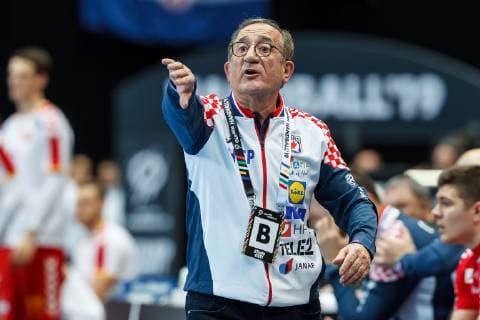 Munich Germany 14 01 2019 IHF Handball WM 2019 Group B Croatia Macedonia Coach Lino Cervar CRO gesticulated gesticulation DeFodi048