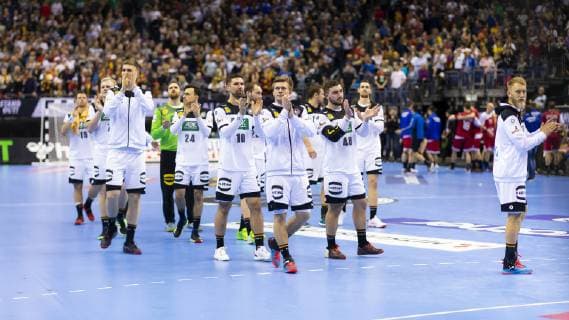 The German team after the draw Russia vs. Germany preliminary round Handball IHF Handball World Championship 14 01 19 Berlin Berlin Germany Mercedes Benz Arena Copyright: xAgentur54Gradx xFelixxKoenigx