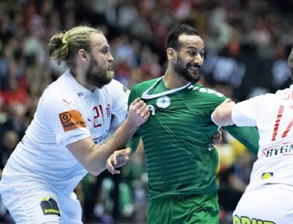 Henrik Moellgaard of Denmark and Abbas Alsaffar of Saudi Arabia during the men s IHF Handball World Championship Group C match between Denmark and Saudi Arabia in Herning Denmark on Monday Jan 14 2019 Herning Jylland Denmark, detectedSourceLanguage  Copyright: HenningxBagger HenningxBaggerx COP101 spdk20190114-210542-L