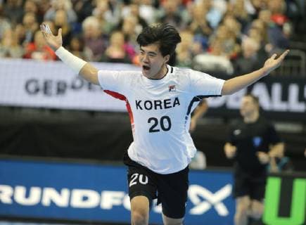 HANDBALL WM 2019 Korea vs France 14 01 2019 GROUP A Korea vs France Jubel Tan Kang Korea rene vigneron Â© rscp photo net