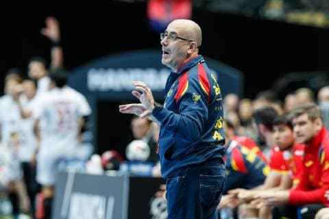 Munich Germany 14 01 2019 IHF Handball World Championship 2019 Group B Spain Japan Coach Jordi Ribera Romans ESP gesticulated gesticulation DeFodi048