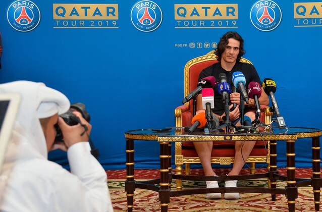 Sport Bilder des Tages (190115) -- ATHENS, Jan. 15, 2019 -- Paris Saint-Germain s Uruguayan forward Edinson Cavani speaks at a press conference PK Pressekonferenz while at a (PSG) winter training camp at the Aspire Zone Foundation in the Qatari capital Doha on January 14, 2019. ) (SP)QATAR-DOHA-SOCCER-PARIS SAINT-GERMAN-PRESS CONFERENCE Nikku 