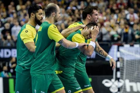 Russia vs. Brazil Handball World Championship 2019 15 01 2019 l r Thiago Ponciano BRA 35 Henrique Teixeira BRA 2 Felipe Borges BRA 18 and Raul Nantes BRA 49 at the match between Russia and Brazil at the Handball World Championship in Berlin on 15 01 2019 Berlin BER Germany Mercedes Benz Arena