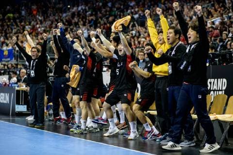 Korea vs. Serbia Handball World Championship 2019 15 01 2019 Korean substitution bench around coach Young Shin Cho COR l and Beom Mun Choi COR 5 cheering the match between Korea and Serbia at the Handball World Championship in Berlin on 15 01 2019 Berlin BER Germany Mercedes Benz Arena