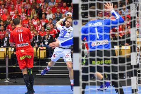 HANDBALL - IHF WC, AUT vs DEN HERNING,DENMARK,15.JAN.19 - HANDBALL - IHF Men s World Championships, international match Länderspiel Austria vs Denmark. Image shows Rasmus Lauge (DEN), Gerald Zeiner (AUT) and Niklas Landin (DEN). GEPAxpictures xOliverxLerch