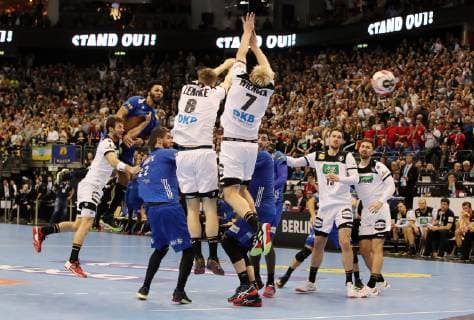 Timothey N Guessan throws equalizer at the last second 25 25 Finn Lemke Patrick Wiencek Sport Handball World Championship Mens World Championship 2018 2019 15 01 2019 Germany GER DHB vs France FRA