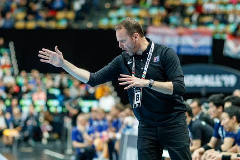Munich Germany 16 01 2019 IHF Handball WM 2019 Group B Japan Iceland Coach Dagur Sigurdsson JPN gesticulated gesticulation DeFodi048