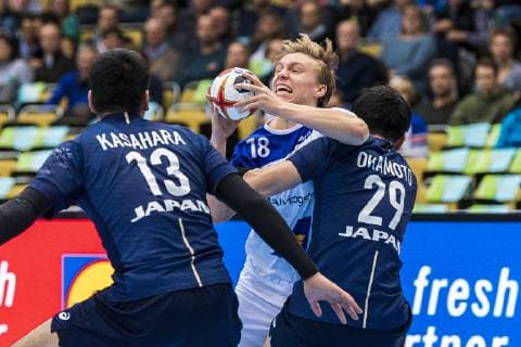 Munich Germany 16 January 2019 World Cup 2019 Men Group B Japan vs Island v li Kenya Kasahara Japan Gisli Thorgeir Kristjansson Island Ryusei Okamoto Japan Munich Olympic Hall Bayern Germany