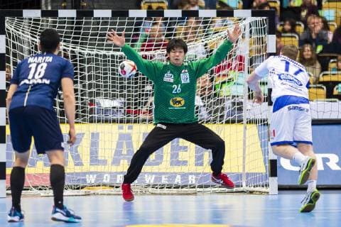 Munich Germany 16 January 2019 World Cup 2019 Men Group B Japan vs Island v li Kohei Narita Japan Yuki Kubo Japan Arnor Gunnarsson Island Munich Olympic Hall Bayern Germany