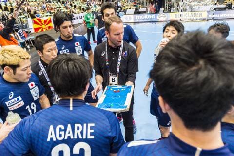 Munich Germany 16 January 2019 World Cup 2019 Men Group B Japan vs Iceland Coach Dagur Sigurdsson Japan on time-out with tactics board Munich Olympic Hall Bayern Germany