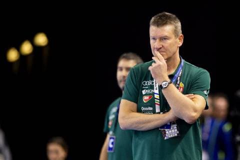190116 Istvan Csoknyai head coach of Hungary during the IHF World Handball Championship match between Hungary and Egypt on January 16 2019 in Copenhagen Photo Ludvig Thunman BILDBYR u0081N kod LT 35579, detectedSourceLanguage  Copyright: LUDVIGxTHUNMAN BB190116LT009