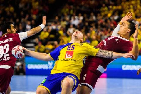 190116 Lukas Nilsson of Sweden and Youssef Ali of Qatar during the IHF World Handball Championship match between Qatar and Sweden on January 16 2019 in Copenhagen Photo Ludvig Thunman BILDBYR u0081N kod LT 35580,  Copyright: LUDVIGxTHUNMAN BB190116LT027