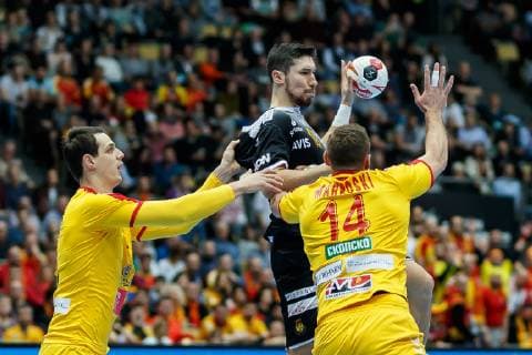Munich Germany 16 01 2019 IHF Handball WM 2019 Group B Macedonia Spain Filip Taleski MKD Alex Dujshebaev ESP and Velko Markoski MKD in the total DeFodi048