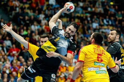 Munich Germany 16 01 2019 IHF Handball WM 2019 Group B Macedonia Spain Filip Lazarov MKD and Raul Entrerrios ESP in the duel DeFodi048
