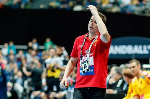 Munich Germany 16 01 2019 IHF Handball WM 2019 Group B Macedonia Spain Coach Raul Gonzalez Gutierrez MKD gesticulated gesture DeFodi048