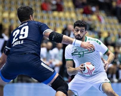 Mojtaba Alsalem of Saudi Arabia against Marco Oneto of Chile during the men s IHF Handball World Championship Group C match between Chile and Saudi Arabia in Herning Denmark Thursday Jan 17 2019 Herning Jylland Denmark,  Copyright: HenningxBagger HenningxBaggerx COP105 spdk20190117-154530-L