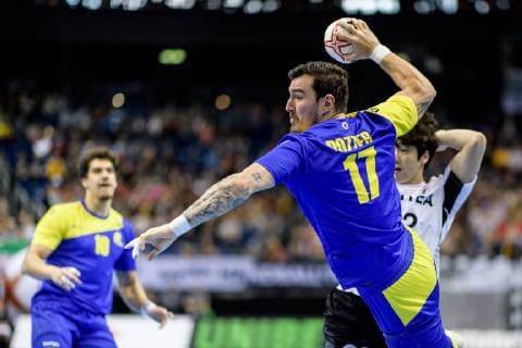 Brazil vs Korea Handball World Championship 2019 17 01 2019 l r Jose Toledo BRA 10 Alexandro Pozzer BRA 17 and Seunghyun Seo COR 22 at the match between Brazil and Korea at the Handball World Championship in Berlin on 17 01 2019 Berlin BER Germany Mercedes Benz Arena