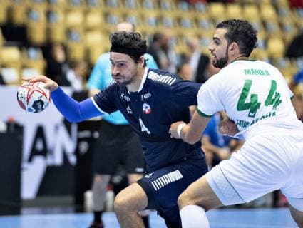 Mahdi Alsalem of Saudi Arabia tries to hold Erwin Feuchtmann of Chileduring the men s IHF Handball World Championship Group C match between Chile and Saudi Arabia in Herning Denmark Thursday Jan 17 2019 Herning Jylland Denmark,  Copyright: HenningxBagger HenningxBaggerx COP105 spdk20190117-164808-L