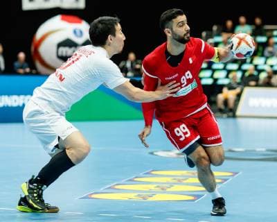 Munich Germany 17 01 2019 IHF Handball WM 2019 Group B Bahrain Japan Jin Watanabe JPN and Husain Alsyyad BHR in the total DeFodi048