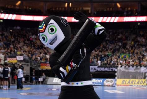 Handball WM Brazil Korea on 17 01 2019 in the Mercedes Benz Arena in Berlin Stan official mascot xMNx
