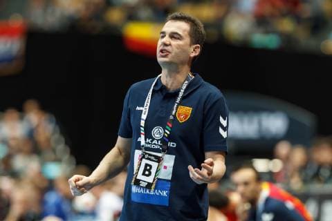 Munich Germany 17 01 2019 IHF Handball WM 2019 Group B Macedonia Iceland Coach Raul Gonzalez Gutierrez MKD gesticulated gesture DeFodi048