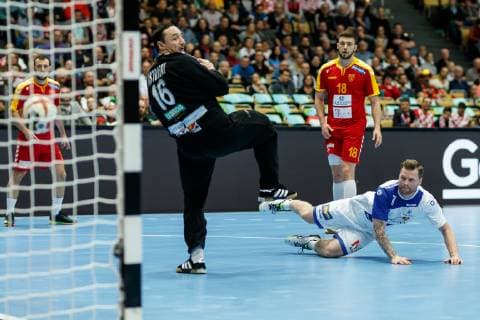 Munich Germany 17 01 2019 IHF Handball WM 2019 Group B Macedonia Iceland Arnor por Gunnarsson ISL and goalkeeper Borko Ristovski MKD in the duel DeFodi048