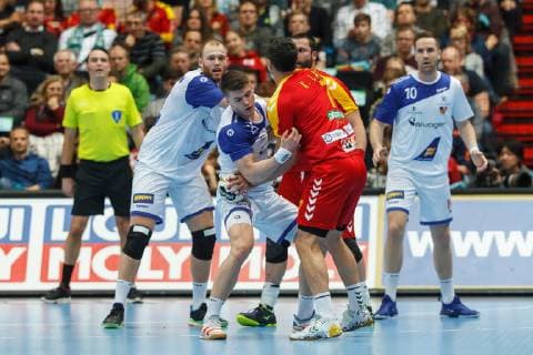 Munich Germany 17 01 2019 IHF Handball WM 2019 Group B Macedonia Iceland Elvar Oern Jonsson ISL and Kiril Lazarov MKD in the total DeFodi048