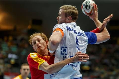 Munich Germany 17 01 2019 IHF Handball WM 2019 Group B Macedonia Iceland Martin Tomovski MKD and Aron Palmarsson ISL in the total DeFodi048