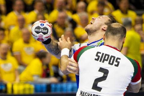 190117 Andreas Nilsson of Sweden and Adrian Sipos of Hungary during the IHF World Handball Championship match between Sweden and Hungary on January 17 2019 in Copenhagen Photo Ludvig Thunman BILDBYR u0081N kod LT 35581,  Copyright: LUDVIGxTHUNMAN BB190117LT031