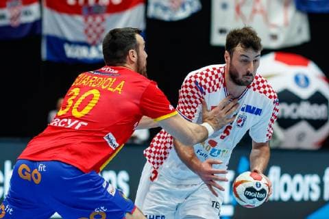 Munich Germany 17 01 2019 IHF Handball WM 2019 Group B Spain Croatia Gedeon Guardiola Villaplana ESP and Duvnjak Domagoj CRO in the total DeFodi048