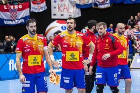 Munich Germany 17 January 2019 World Cup 2019 Men Group B Spain vs Croatia vs Raul Entrerrios Rodriguez Spain Gedeon Guardiola Spain Rhine Neckar Loewen Julen Aguinagalde Spain dissatisfied disappointed disappointed down frustrated Munich Olympic Hall Bayern Germany