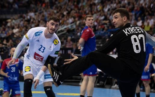 Handball WM France Russia 17 01 2019 in the Mercedes Benz Arena in Berlin Ludovic FABREGAS France left Victor KIREEV Russia right xMNx