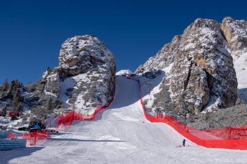 18.01.2019, Olympia delle Tofane, Cortina d Ampezzo, ITA, FIS Weltcup Ski Alpin, Abfahrt, Damen, im Bild bersicht auf die Rennstrecke Pista Olympia delle Tofane Overview of the race course Pista Olympia delle Tofane during the ladie s Downhill of FIS ski alpine world cup at the Olympia delle Tofane in Cortina d Ampezzo, Italy on 2019 01 18. Cortina d Ampezzo *** 18 01 2019 Olympia delle Tofane Cortina d Ampezzo ITA FIS World Cup Ski Alpine Downhill Womens Ski World Cup in picture overview of the race track Pista Olympia delle Tofane Overview of the race course Pista Olympia delle Tofane during the ladie s Downhill of FIS ski alpine world cup at the Olympia delle Tofane in Cortina d Ampezzo Italy on 2019 01 18 Cortina d Ampezzo  EX_GRO  