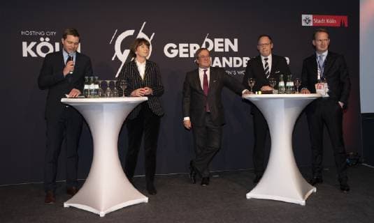 Handball WM 2019 Lanxess Arena Cologne Germany Date 18 01 2019 From left Konstantin Klostermann Henriette Reker Armin Laschet Mark Schober Stefan Löcher